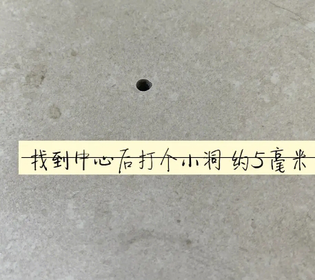 广东瓷砖空鼓维修公司专业解答在瓷砖铺贴过程中，如果砂料搅拌不均匀，将会带来以下问题